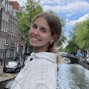 Meet your Posher, Maria